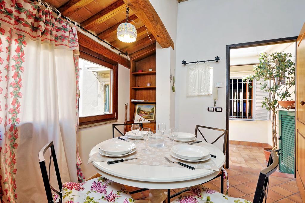 Apartment Lungaretta 2 Rome